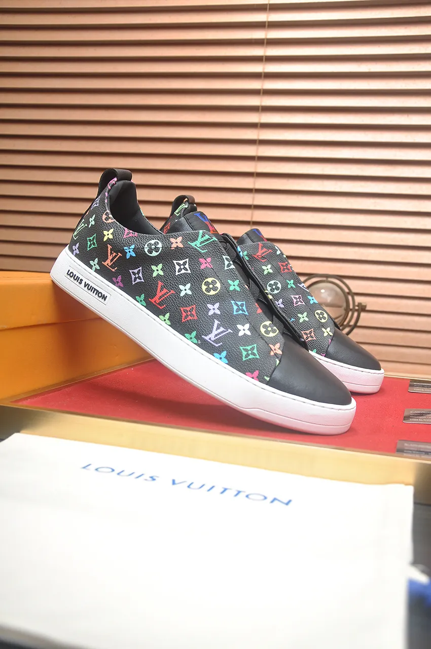 Men's men's shoes💰460💶[LOUIS VUITTON] Same style as LV. Louis Vuitton official website [satisfied] original single hot model, LV original factory cowhide material 👑1:1 original plate, sheepskin lining, original foam outsole. Body accessories one-to-one mold opening 💪 Counter quality 🙏 Dear friends, if you are still worried about wearing matching shoes 💋, then these shoes are your best choice 🎁🎁! 38-44